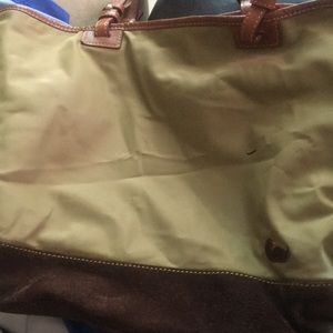Dooney&Bourke tote 👜khaki olive color